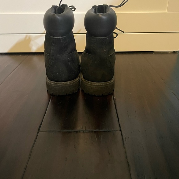 Womens (size 8) Black Timberland Boots - Picture 3 of 3